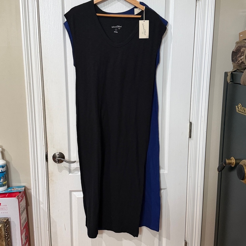 Universal thread size medium maxi dress NWT - Picture 2 of 2